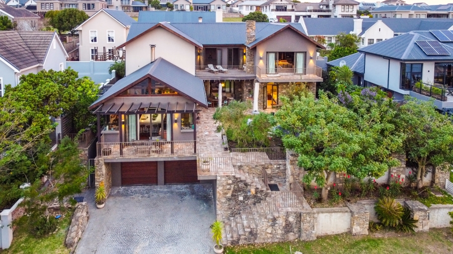 5 Bedroom Property for Sale in Kraaibosch Manor Western Cape